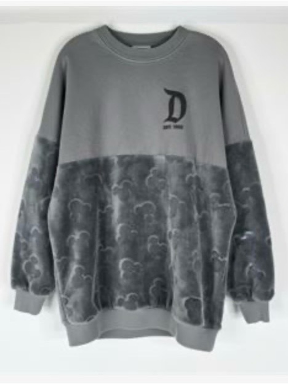 Disneyland gray fleece Mickey Mouse spirit Jersey adult size M
